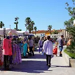 La Vermeille De Barcares Et Son - La En Groupe A La Plage- 19 Pers * Le Barcarès