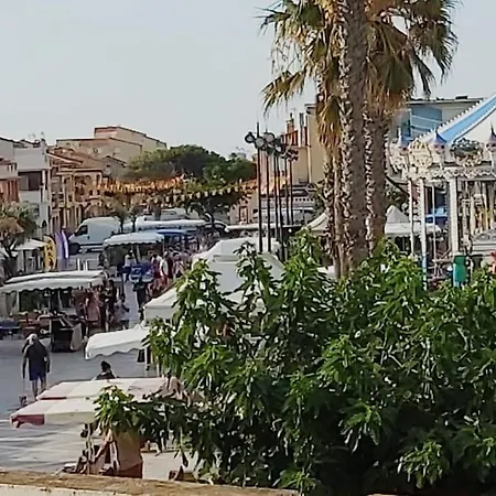 La Vermeille De Barcares Et Son - La En Groupe A La Plage- 19 Pers