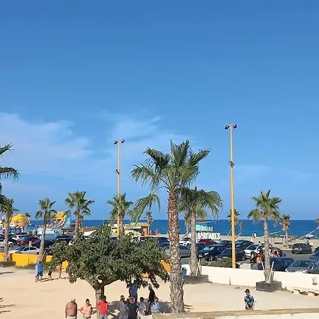 La Vermeille De Barcares Et Son - La En Groupe A La Plage- 19 Pers